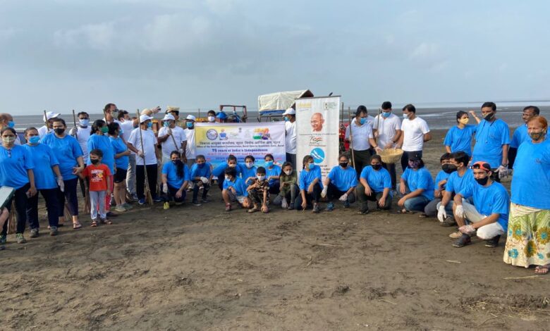 Surat: Beach Clean Up at Dumas to commemorate the 152nd Anniversary of Gandhi Jayanti