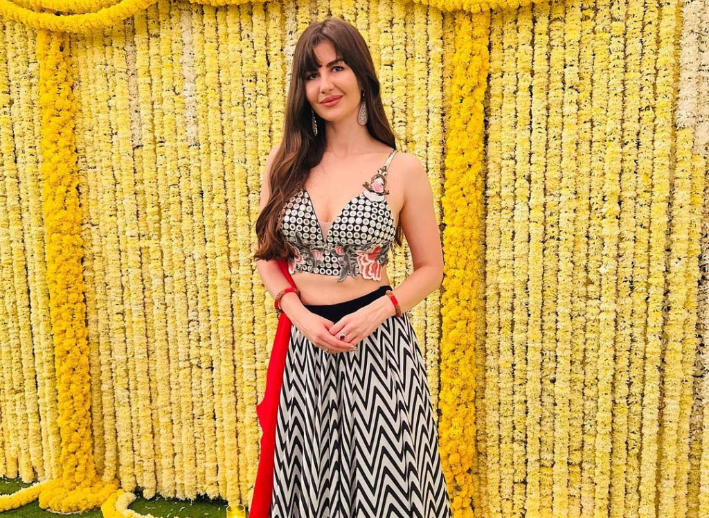 Actress Giorgia Andriani Sets The Gram Ablaze As She Drops Stunning Pictures From The Diwali Celebrations